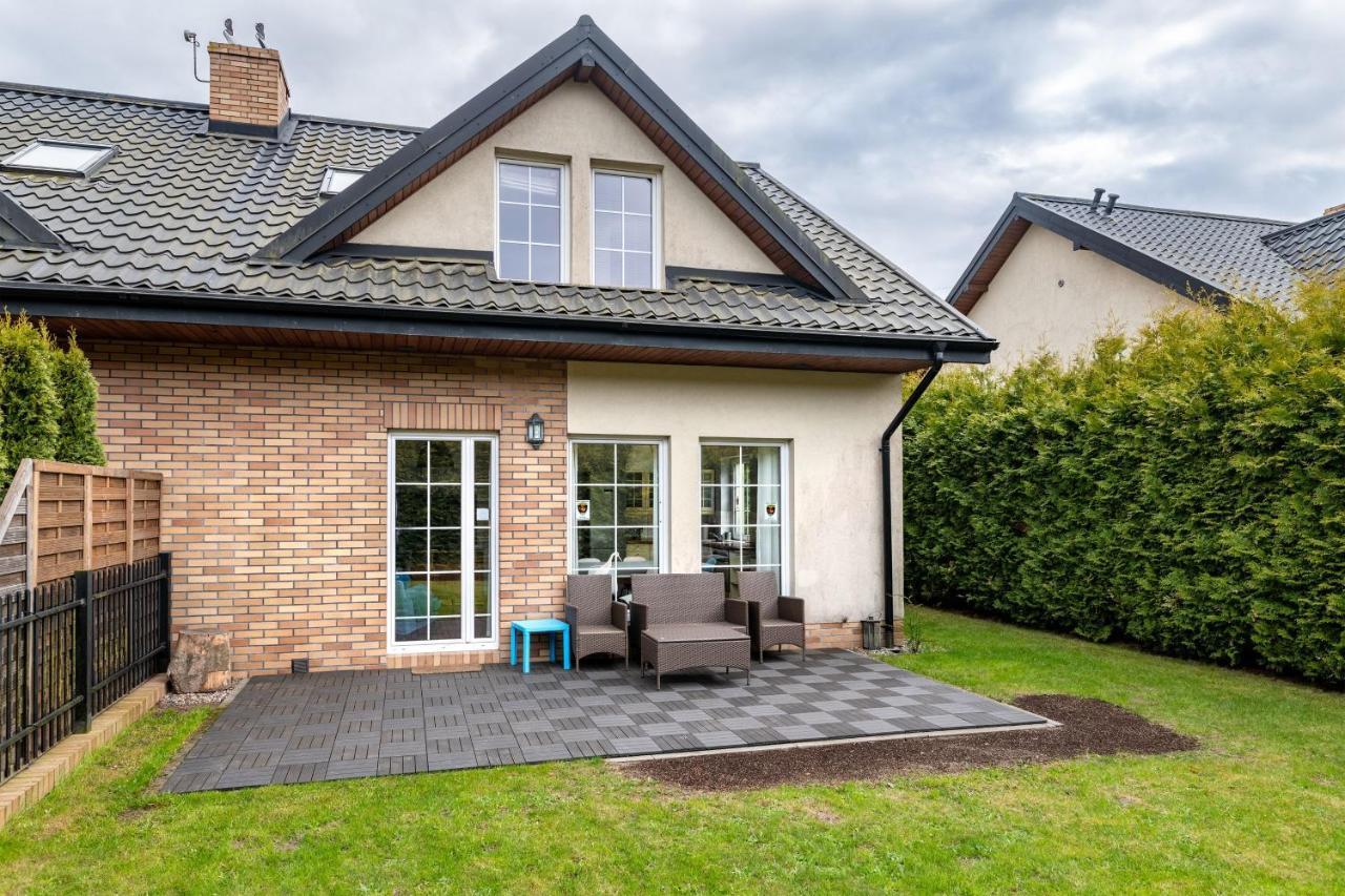 Villa Dom Kotwa Karwia Exterior foto